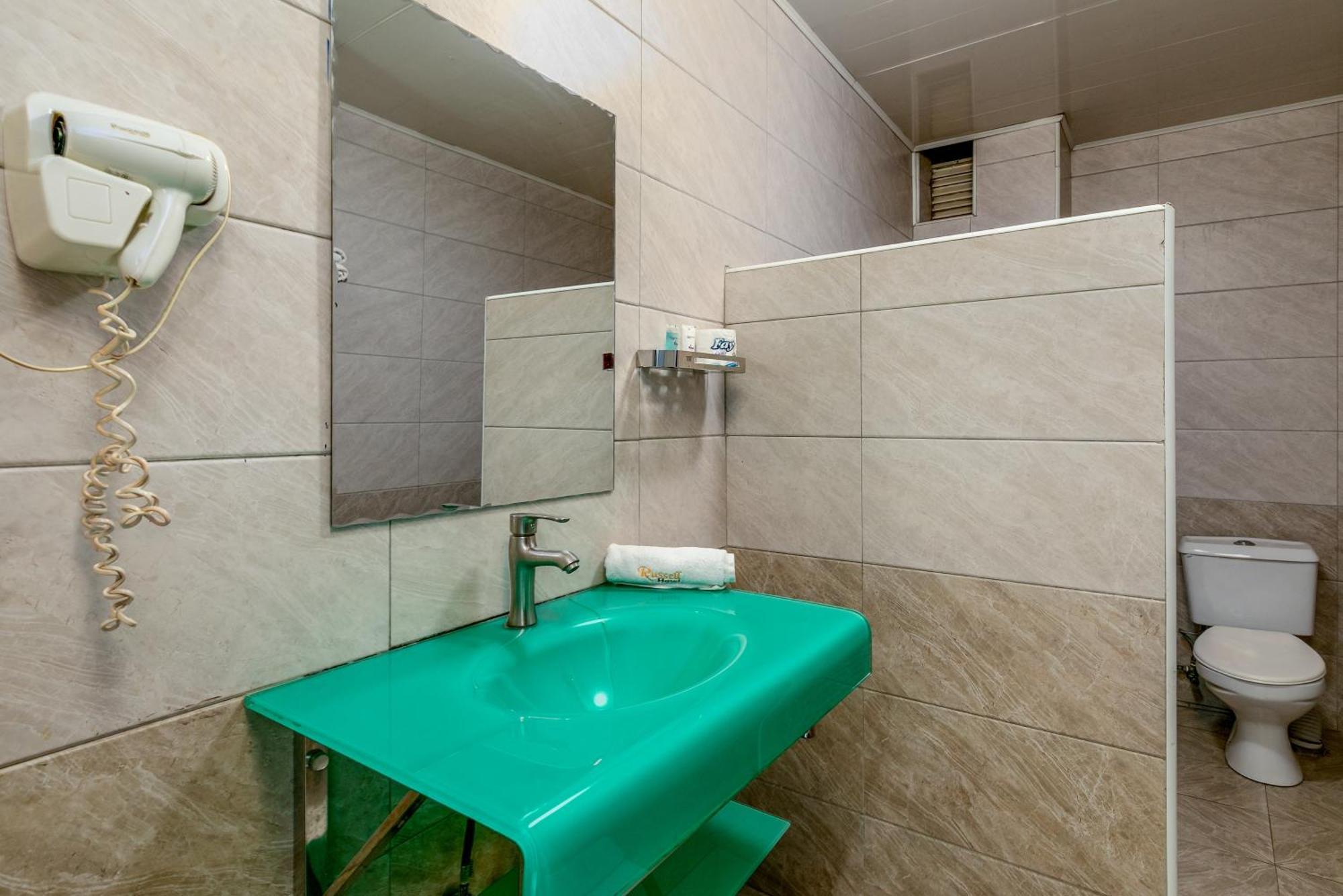 Russell Hotel Kampala Ngoại thất bức ảnh