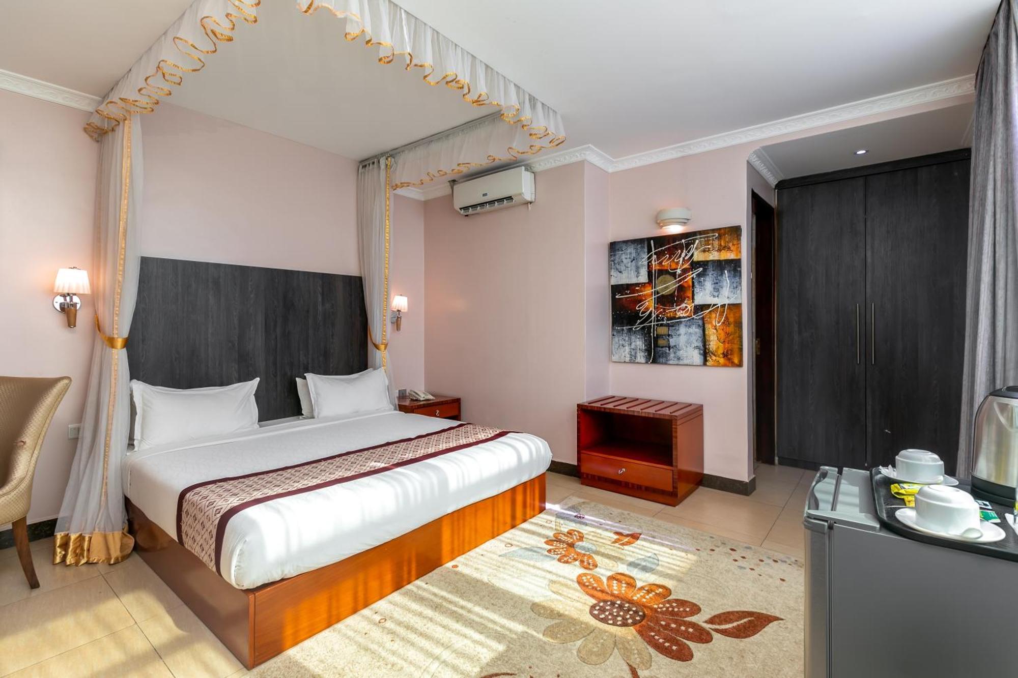 Russell Hotel Kampala Ngoại thất bức ảnh