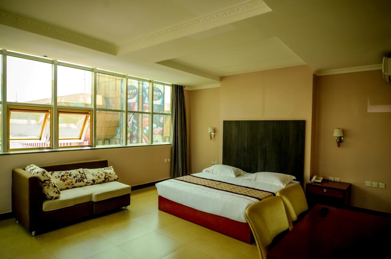 Russell Hotel Kampala Ngoại thất bức ảnh