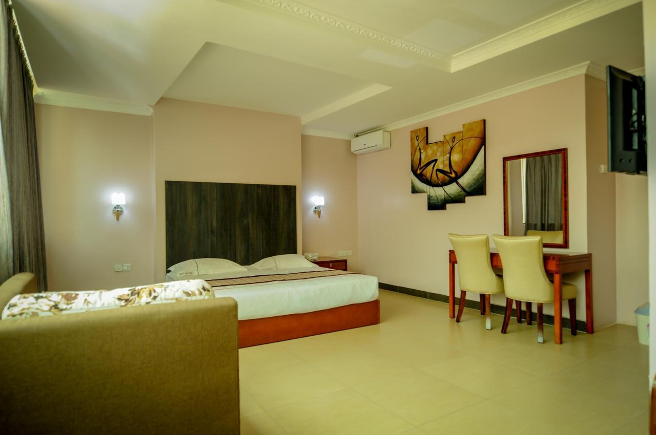 Russell Hotel Kampala Ngoại thất bức ảnh