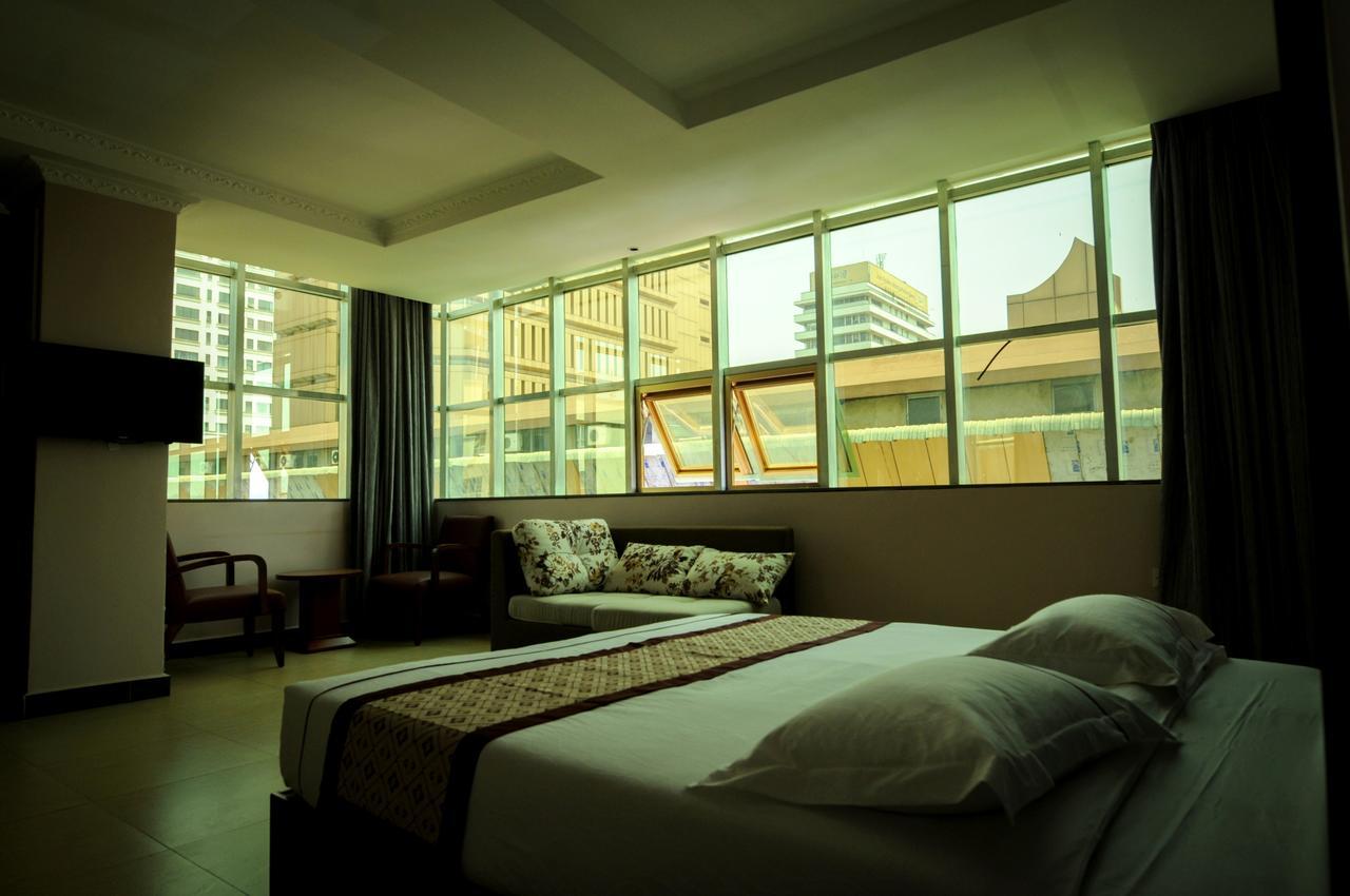 Russell Hotel Kampala Ngoại thất bức ảnh