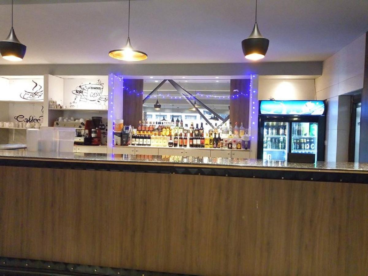 Russell Hotel Kampala Ngoại thất bức ảnh