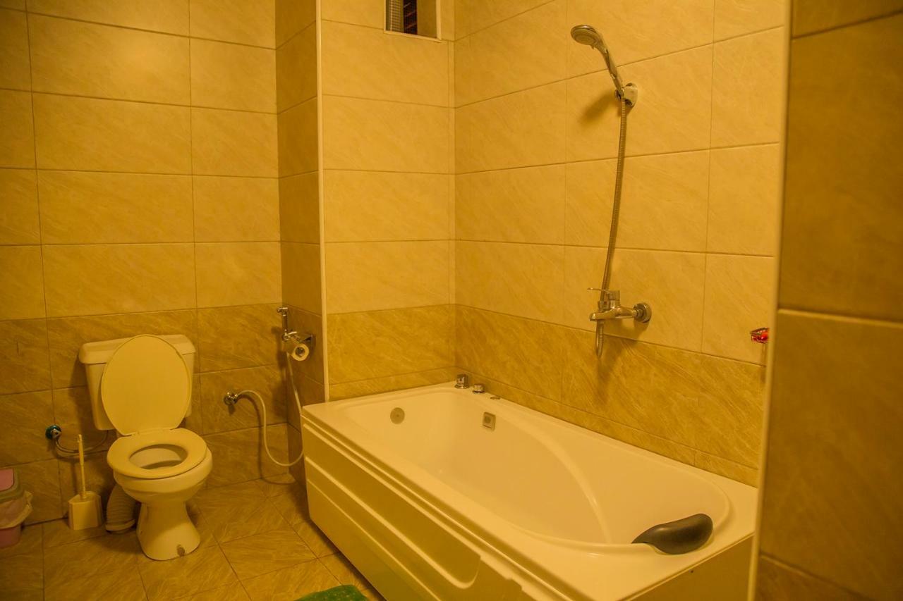 Russell Hotel Kampala Ngoại thất bức ảnh